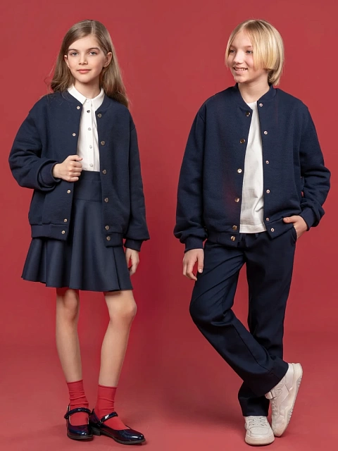 Бомбер из фактурного футера