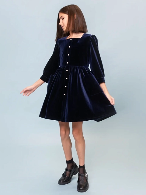 Платье бархатное с карманами