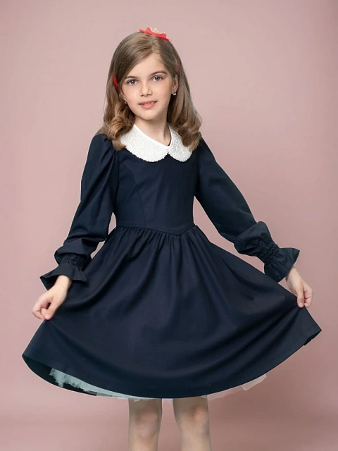 Платье со съемным воротником из бисера